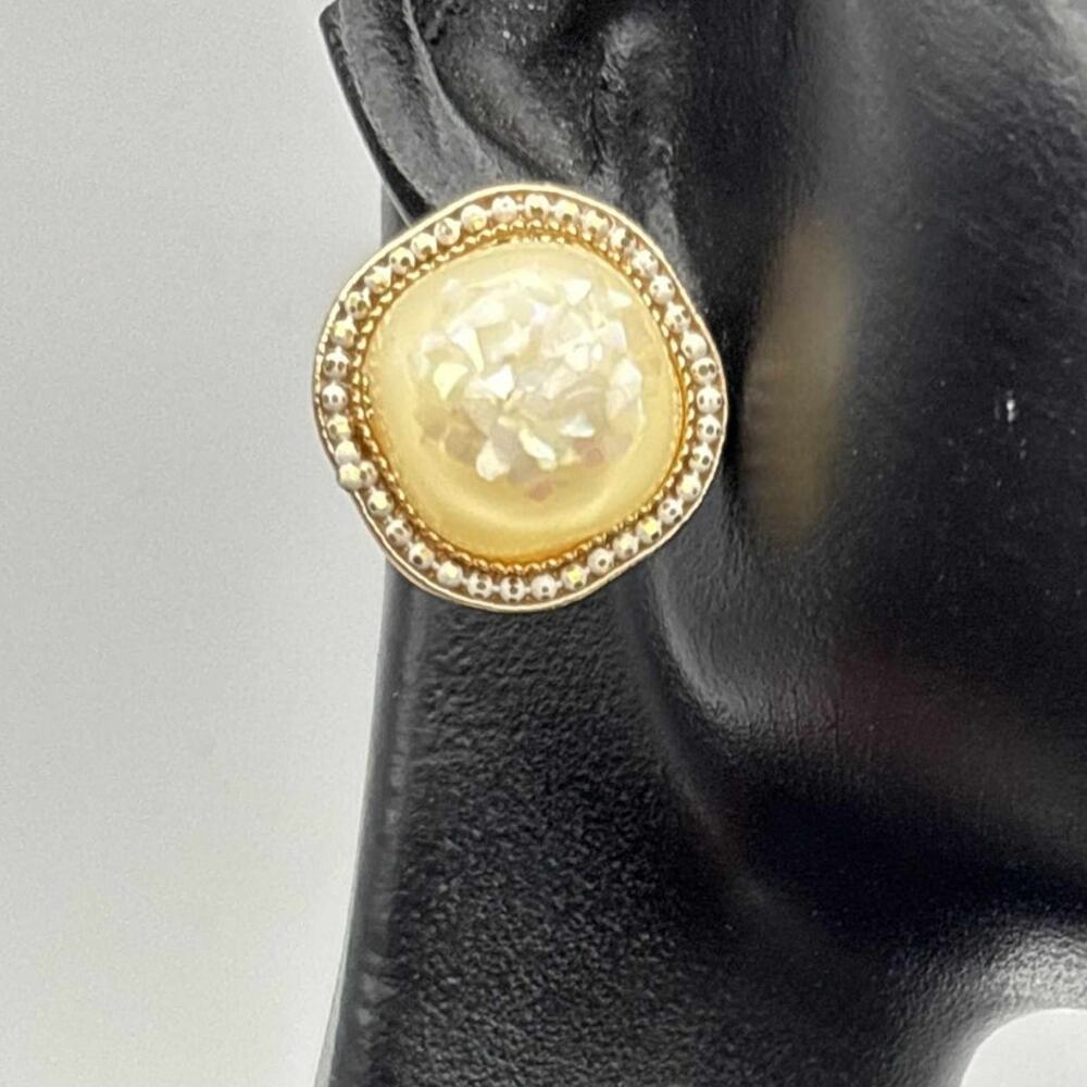 Gold Pearl Earrings